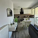 Ideal Long Sejour, Souvenirs De Provence,t2 Classe, Vue Sur Les Montagnes, Toutes Commodites! Appartement