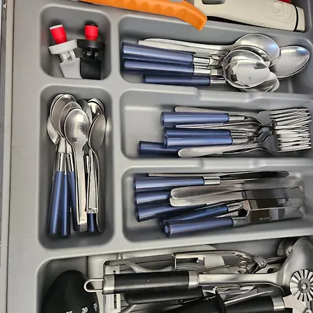 Ideal Long Sejour, Souvenirs De Provence,t2 Classe, Vue Sur Les Montagnes, Toutes Commodites! Apartment Digne-les-Bains