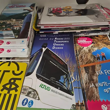 Idéal Long Séjour, Souvenirs De Provence,t2 Classé, Vue Sur Les Montagnes, Toutes Commodités! *